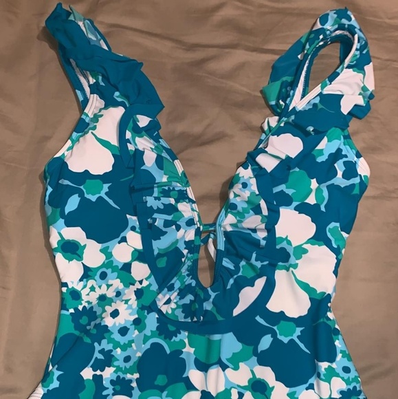 Michael Kors Other - 🆕️Michael Kors ruffle vneck swim suit🎉